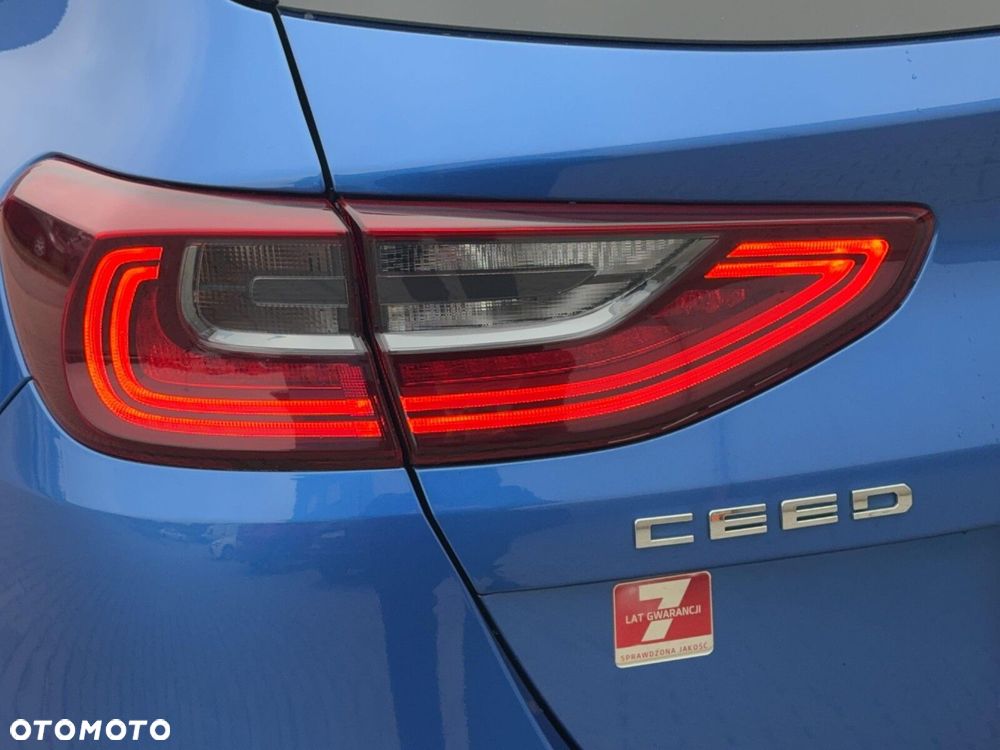 Kia Ceed - 13