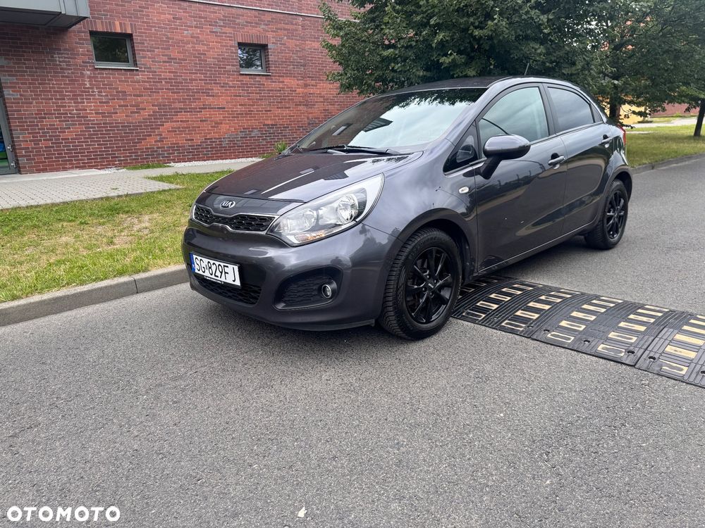 Kia Rio 1.4 Fifa World Cup Edition - 1