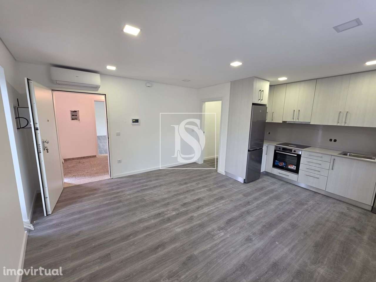 Apartamento T1 renovado, no Botulho - Grande imagem: 3/14