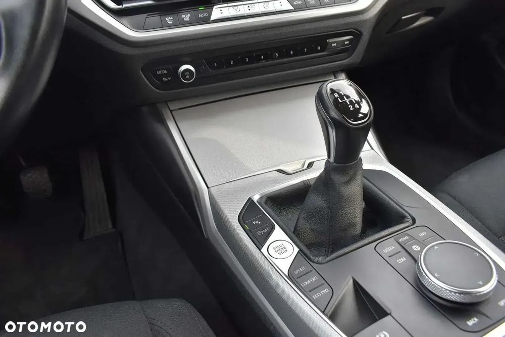 BMW Seria 3 318i Advantage - 13