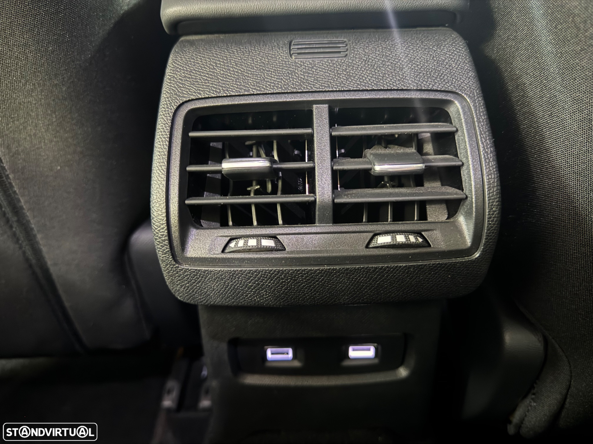 Citroën C4 PureTech 155 Stop&Start EAT8 SHINE - 52
