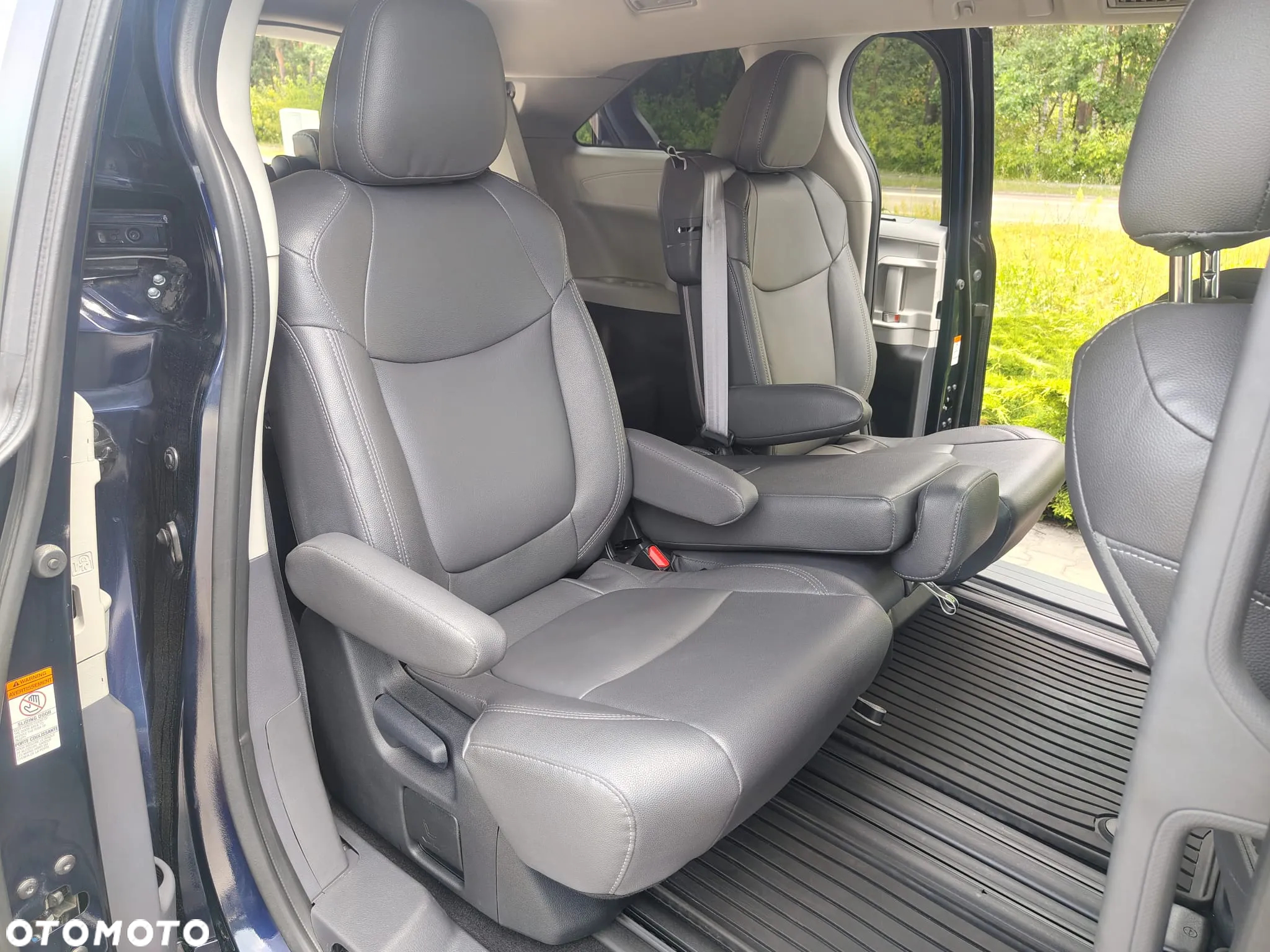 Toyota Sienna - 26