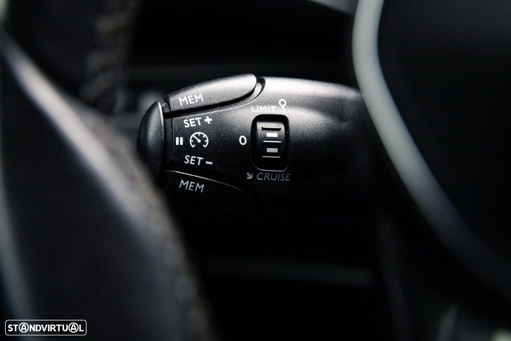 Peugeot 5008 1.6 BlueHDi Allure J18 - 30