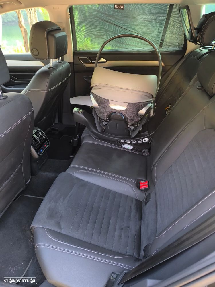 VW Passat Variant 2.0 TDi R-Line DSG - 13