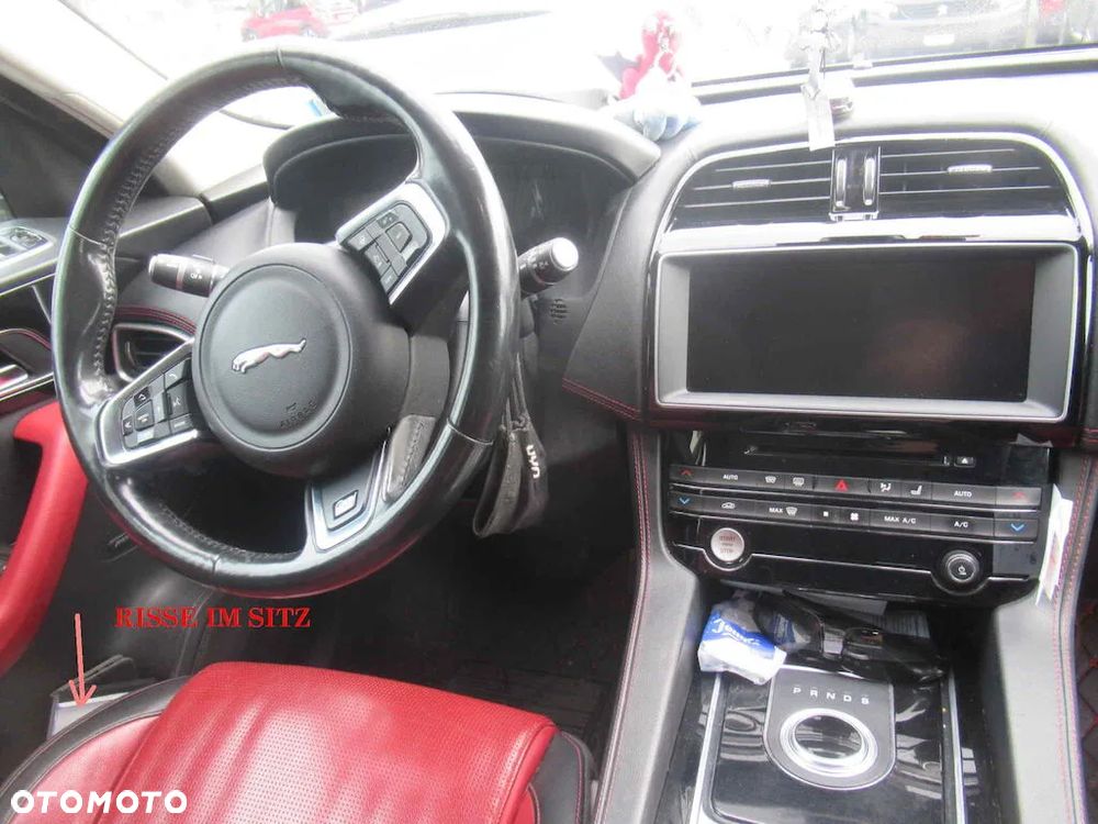 Jaguar F-Pace 20d AWD Pure - 5