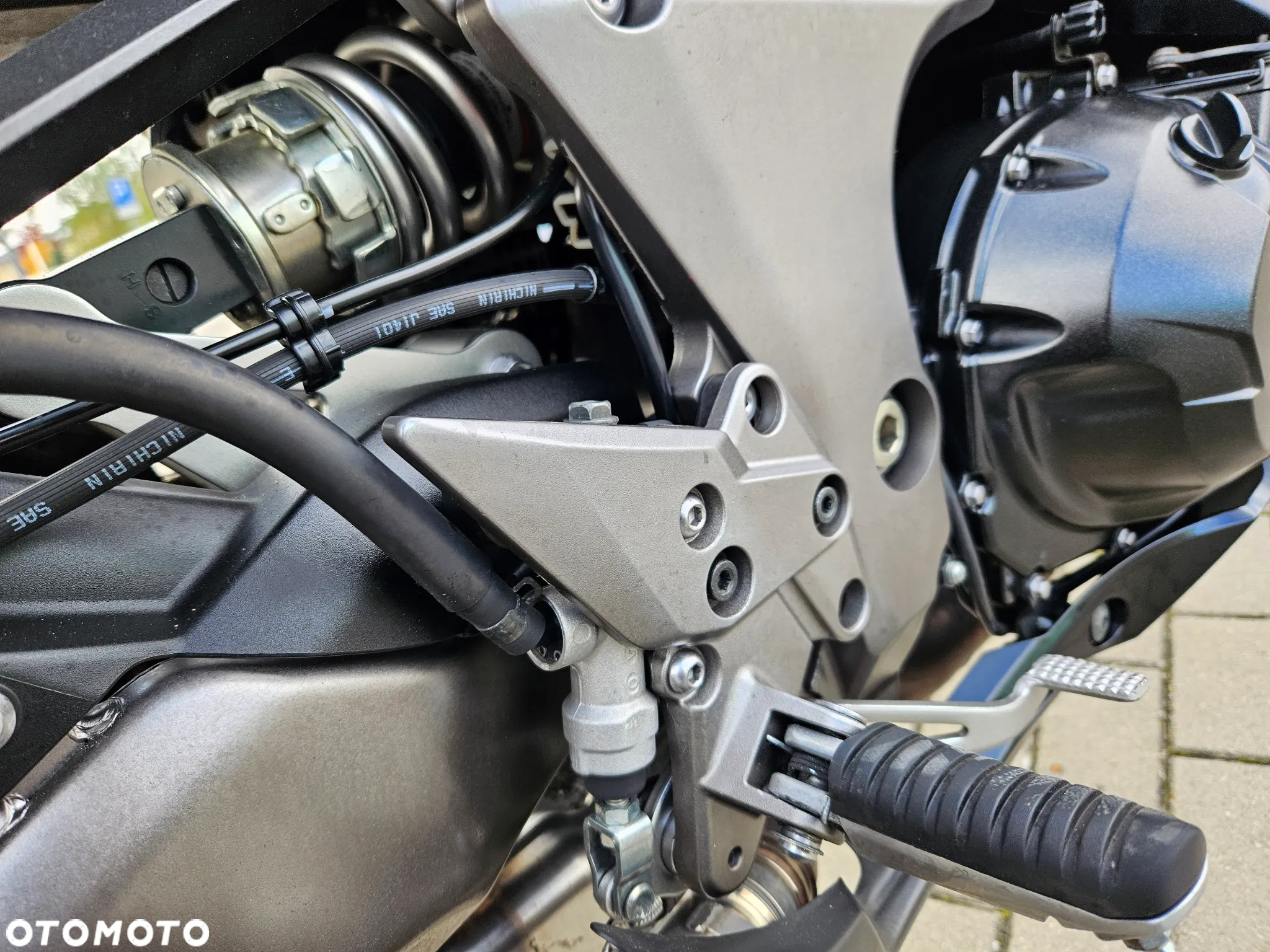 Kawasaki Ninja 1000 SX - 13