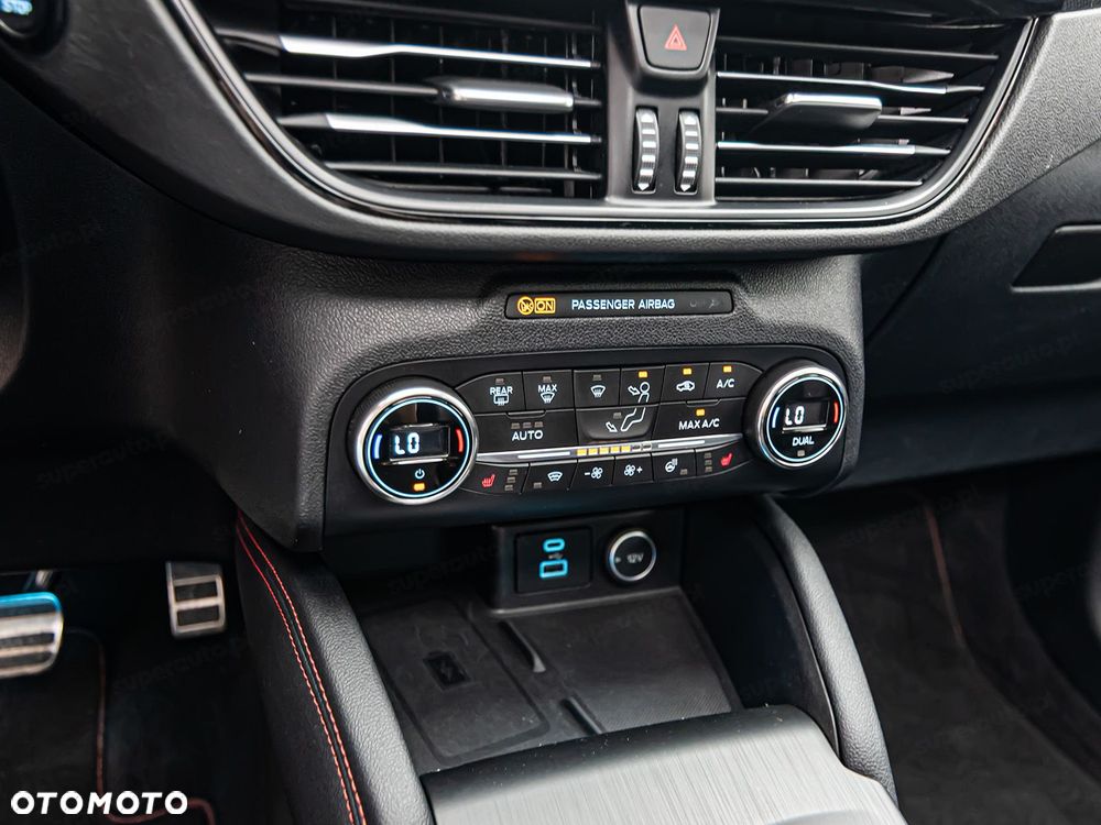 Ford Kuga - 22
