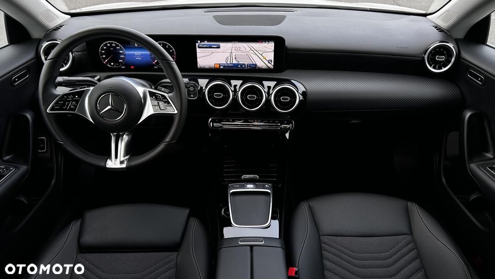 Mercedes-Benz CLA 200 7G-DCT - 20