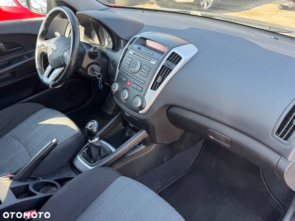 Kia Ceed 1.4 CVVT Attract - 14