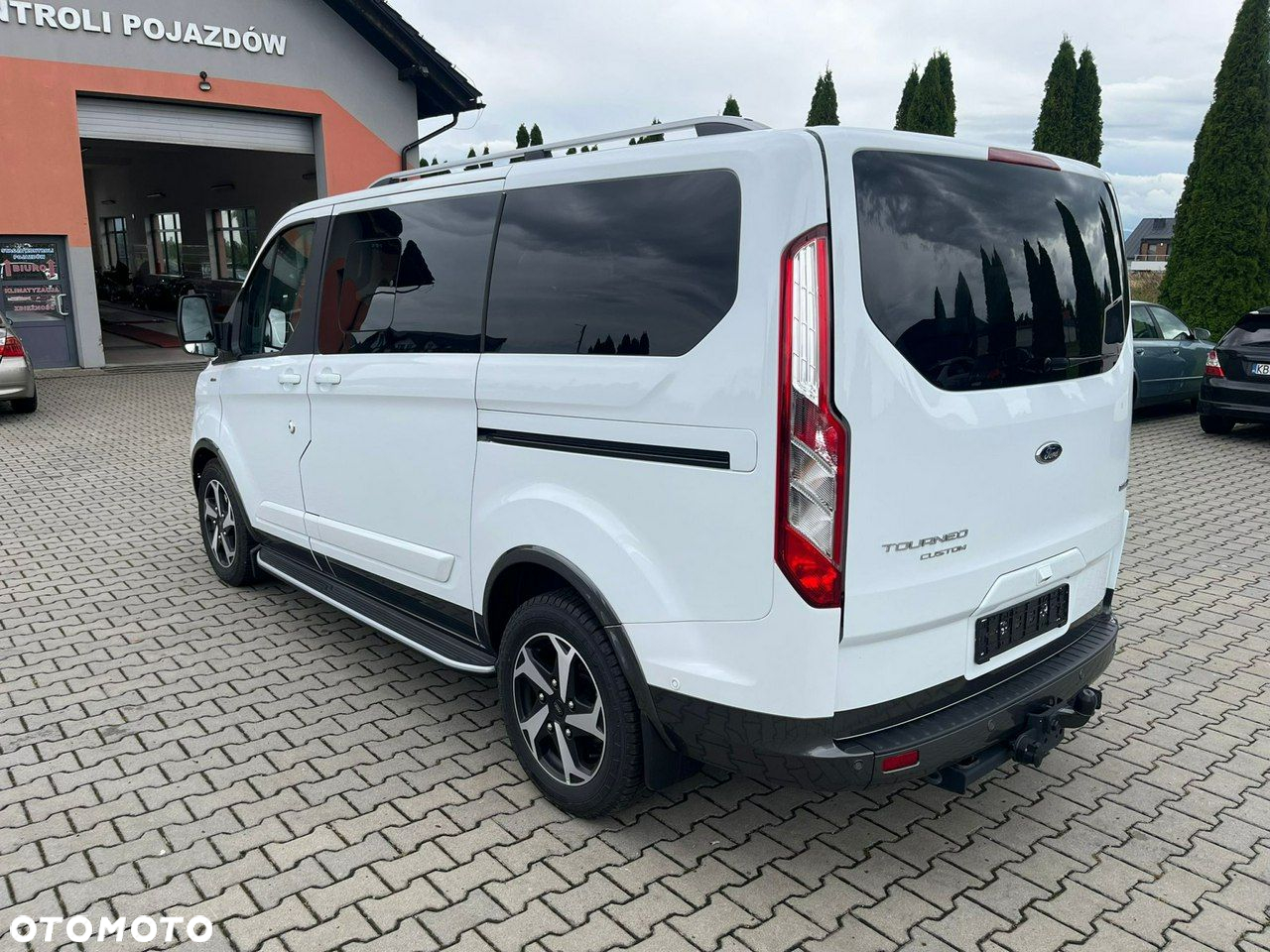 Ford Tourneo Custom - 3