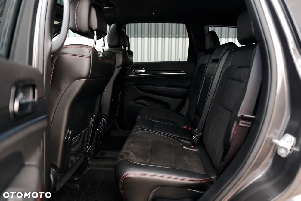 Jeep Grand Cherokee - 29