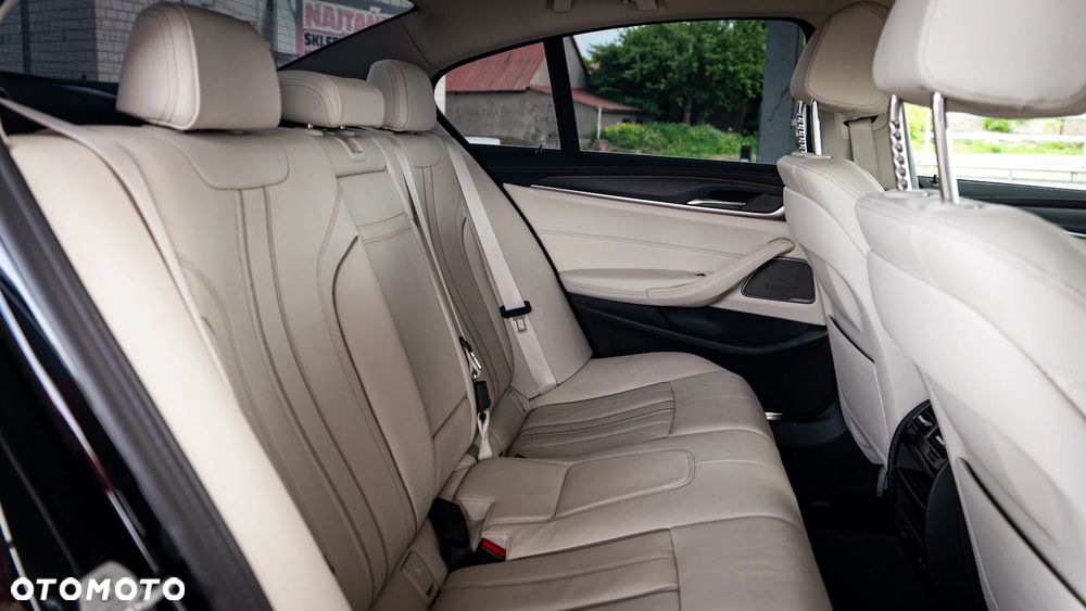BMW Seria 5 520d xDrive Luxury Line - 7