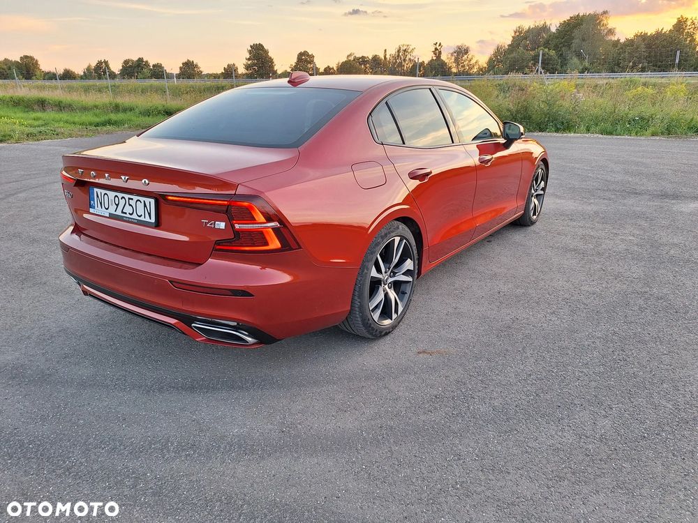 Volvo S60 T4 R-Design - 8