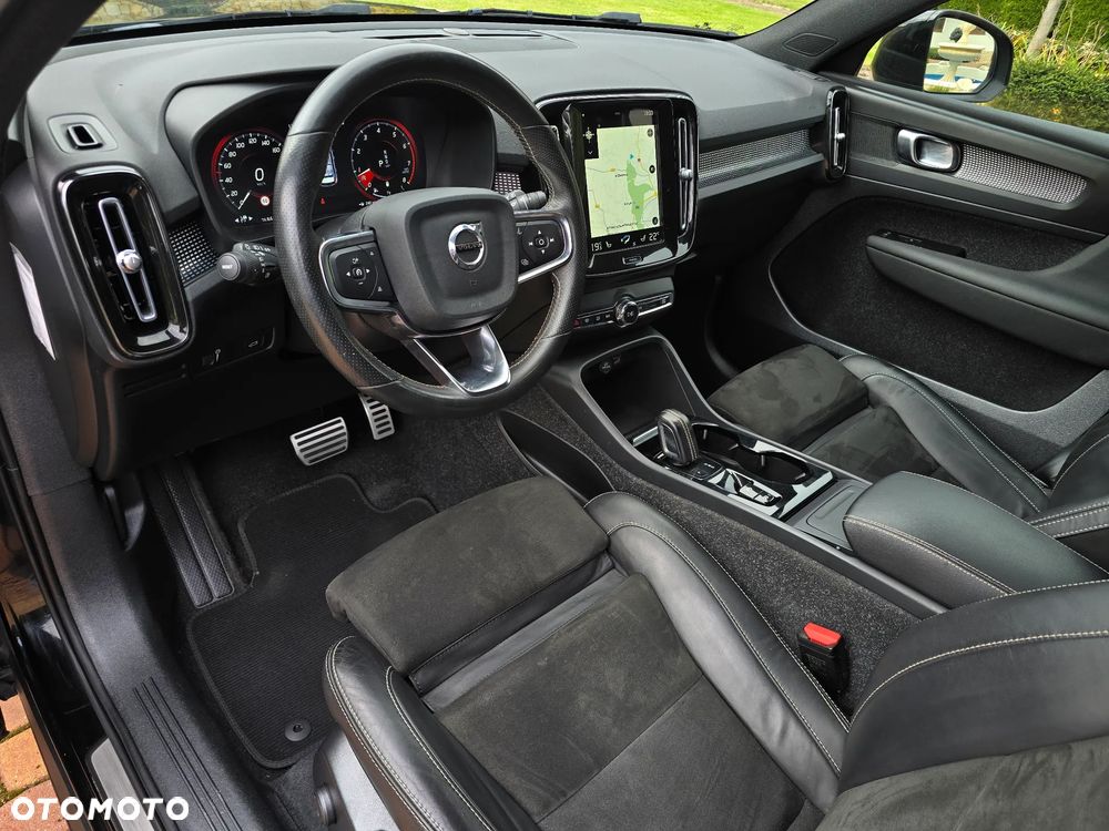 Volvo XC 40 B4 Ultra Black Edition - 19