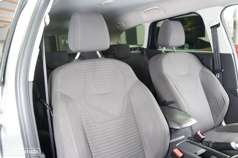 Ford Focus SW 1.0 EcoBoost Business - 37