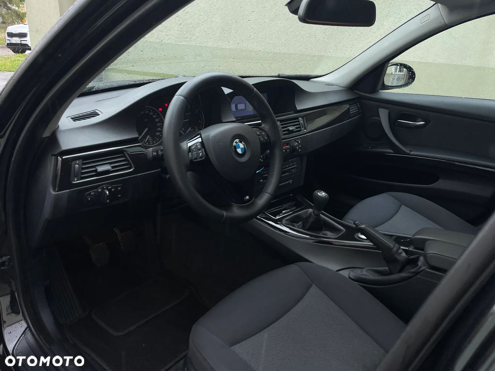 BMW Seria 3 320d - 10