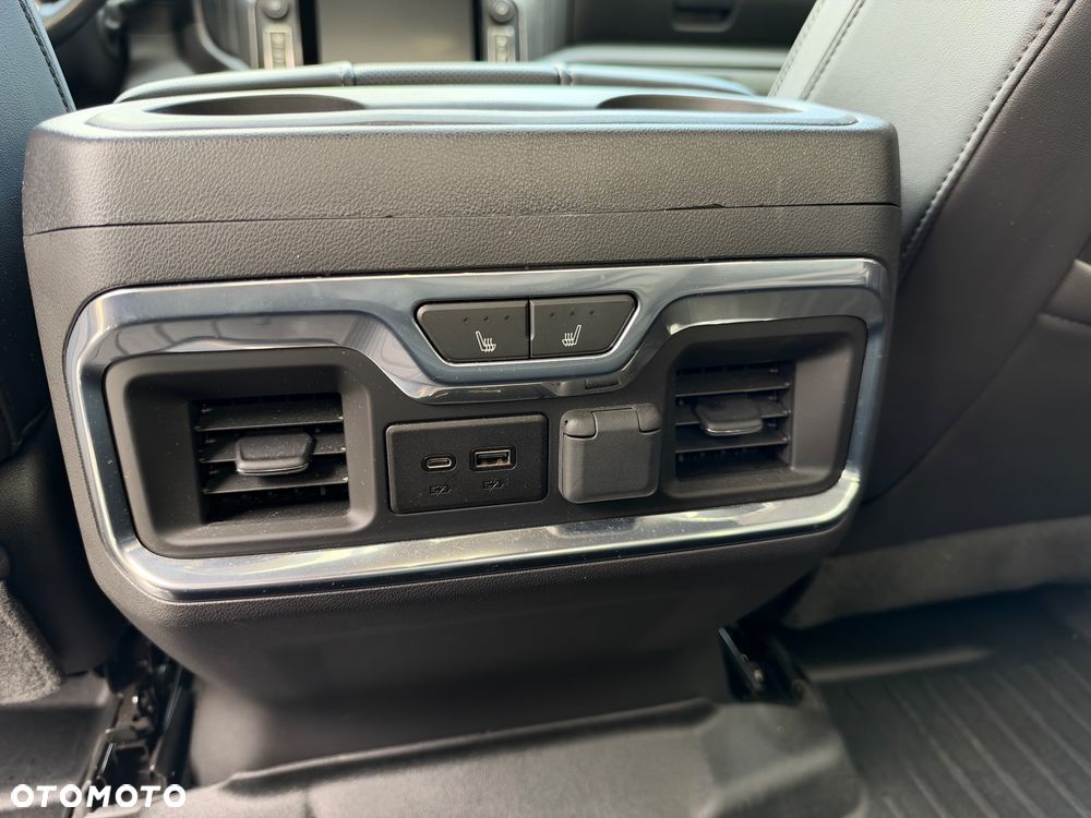 Chevrolet Silverado - 25