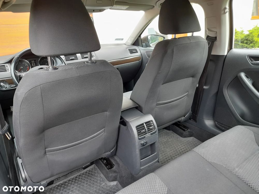 Volkswagen Jetta 1.2 TSI BMT Comfortline - 12