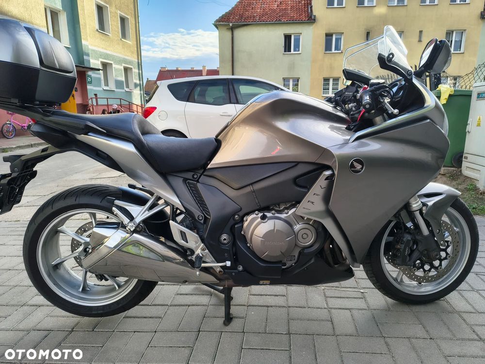 Honda VFR - 7