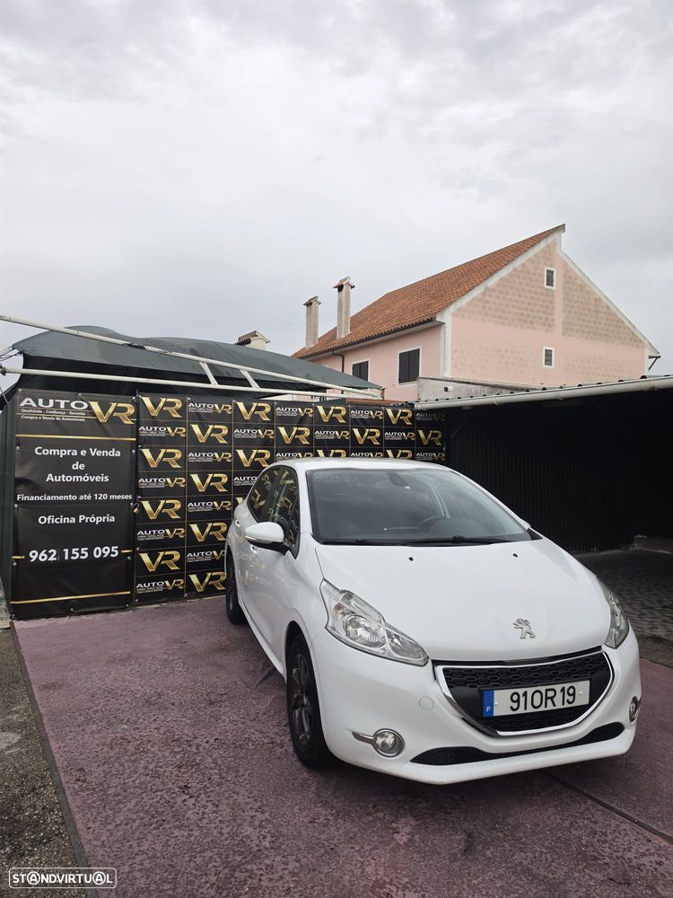 Peugeot 208 - 4