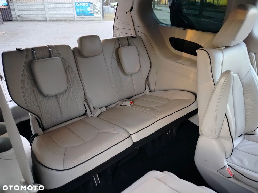 Chrysler Pacifica - 23