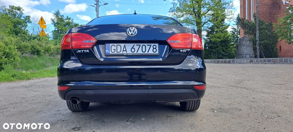 Volkswagen Jetta 1.6 TDI Comfortline - 18