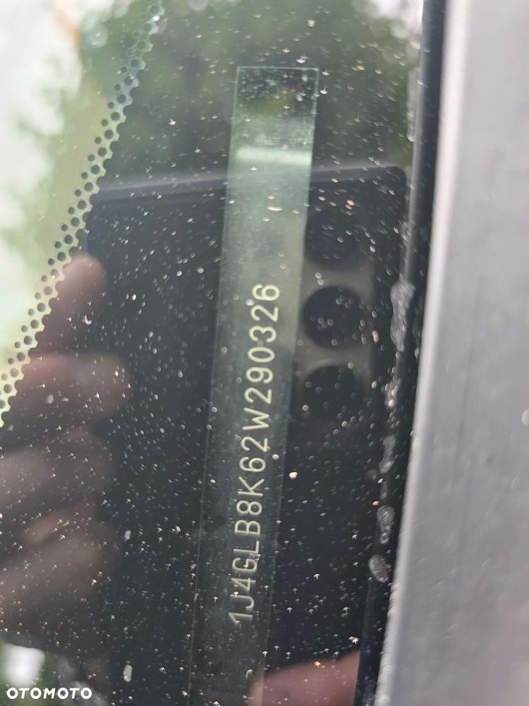 Jeep Cherokee 3.7L Limited - 31