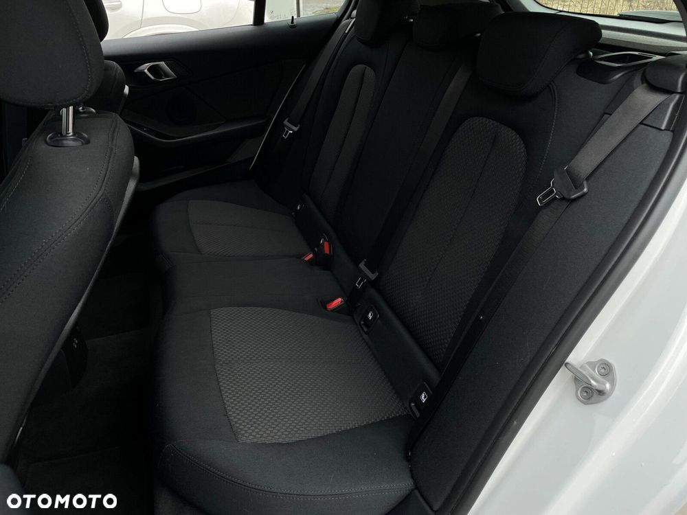 BMW Seria 1 118i - 19