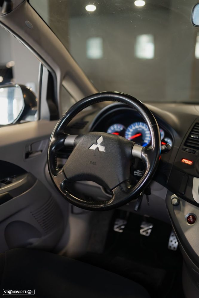 Mitsubishi Grandis 2.0 DI-D Inform - 21