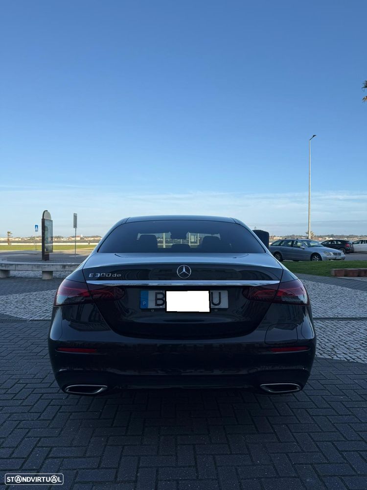 Mercedes-Benz E 300 de 4Matic 9G-TRONIC AMG Line - 8