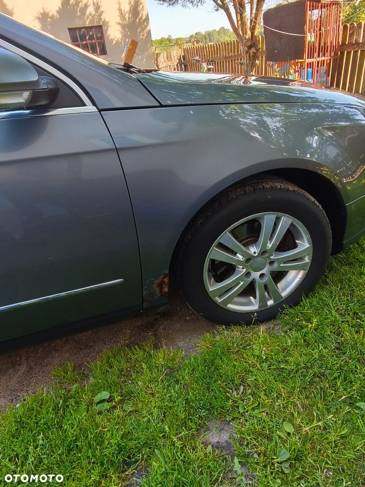 Volkswagen Passat - 4