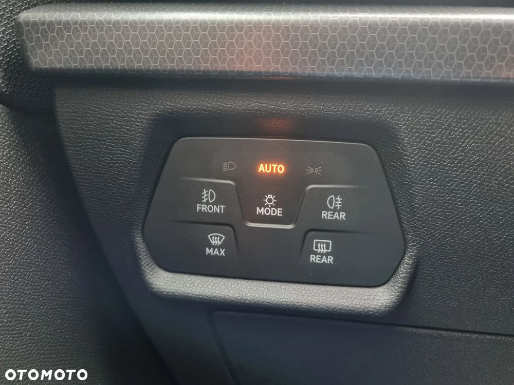 Seat Leon 2.0 TDI DSG Road Edition - 13