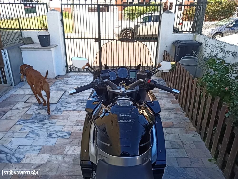 Yamaha FJR - 8