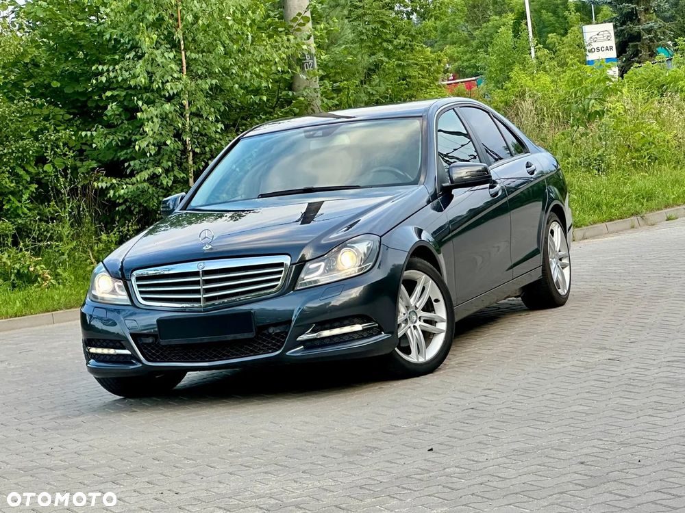 Mercedes-Benz Klasa C 250 CGI BlueEff Avantgarde - 4
