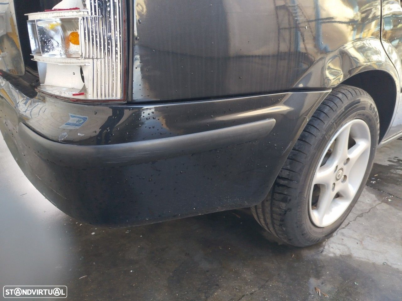 Pára-choques trás MAZDA 323 S VI (BJ) - 2