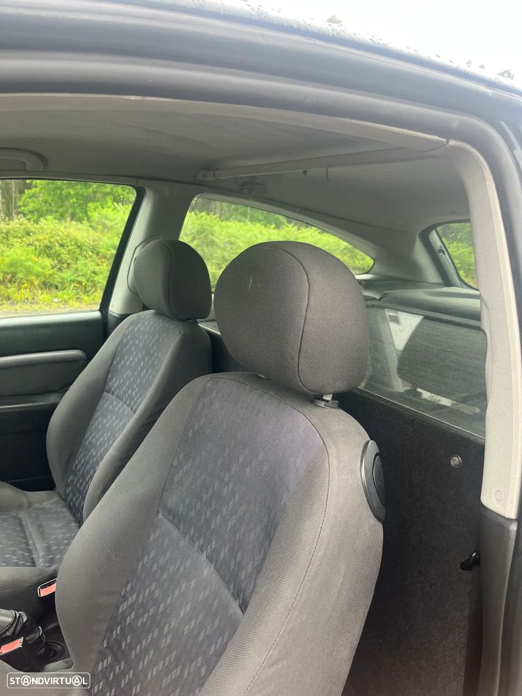 Ford Focus 1.8 TDdi Trend - 14