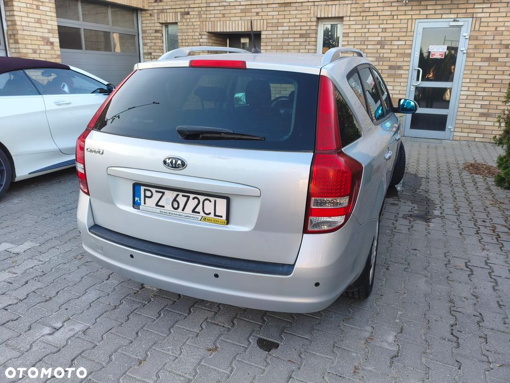Kia Ceed 2011 photo 5