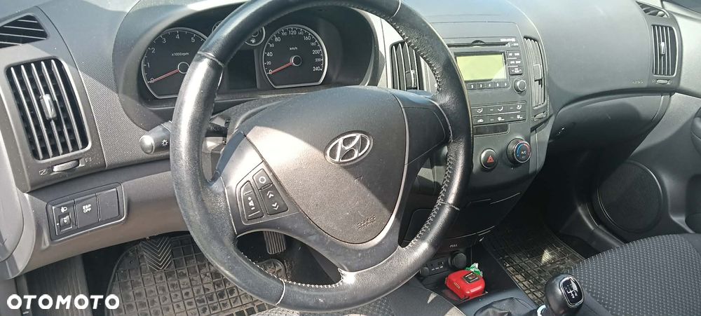 Hyundai i30 1.4 Base + EU5 - 1