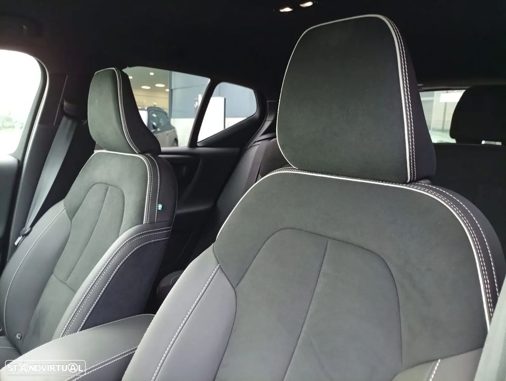 Volvo XC 40 Recharge Plus - 11