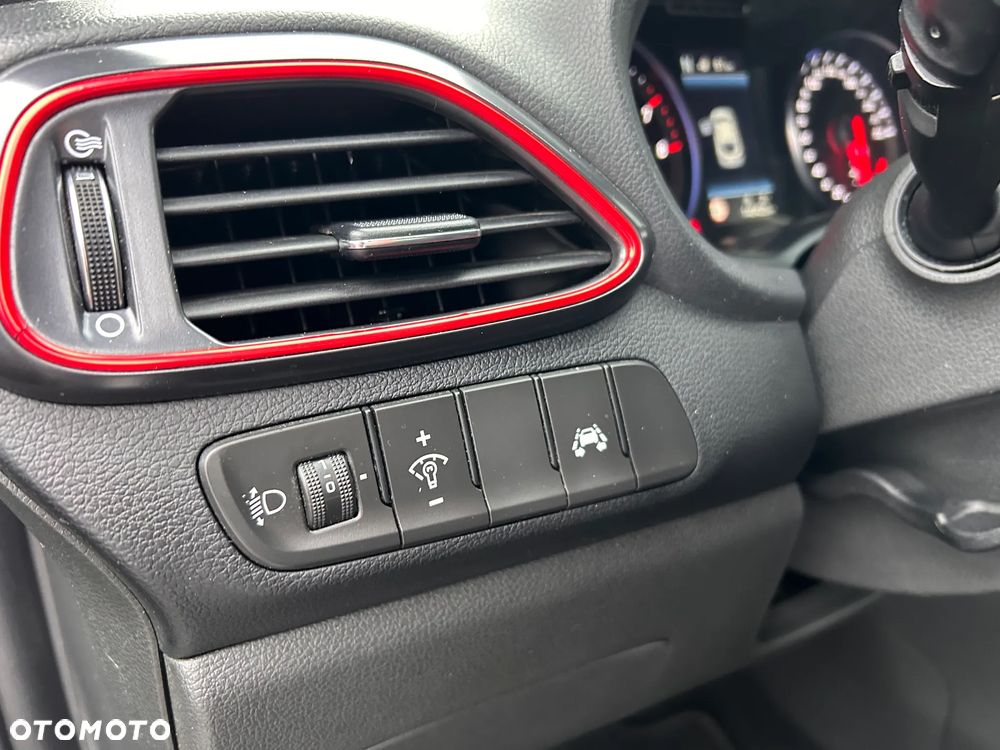 Hyundai i30 N - 15