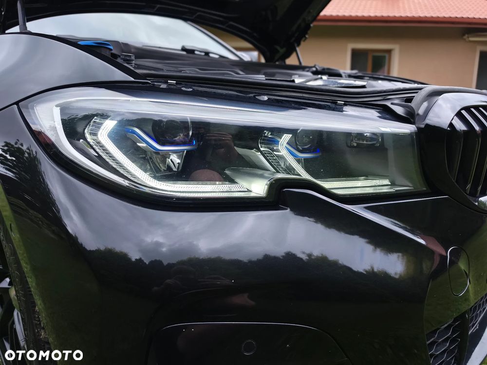 BMW Seria 3 320d xDrive Edition M Sport Shadow - 40