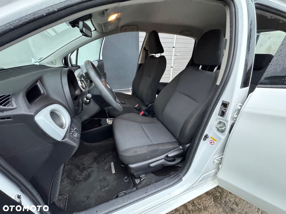 Toyota Yaris Hybrid 100 Premium - 9