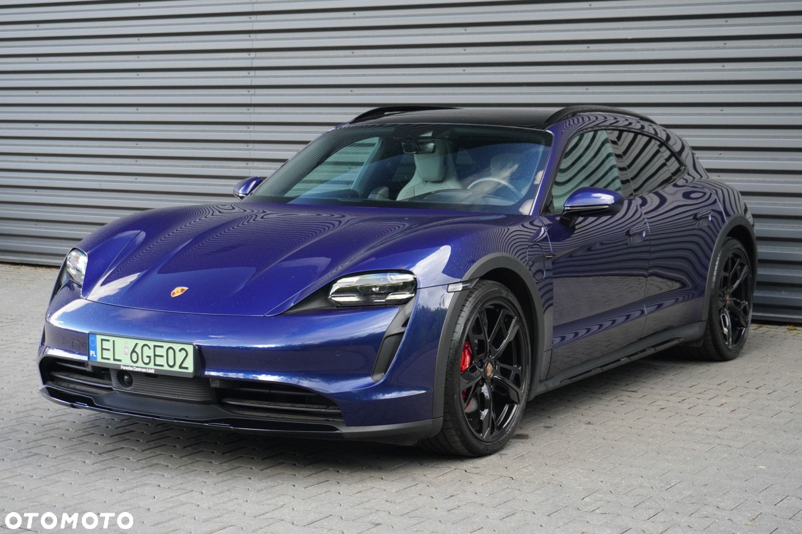 Porsche Taycan 4S Cross Turismo - 2