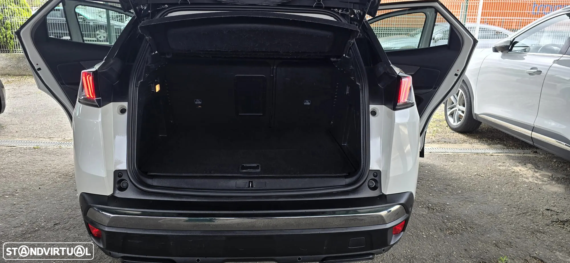 Peugeot 3008 1.6 Hybrid Allure Pack e-EAT8 - 27