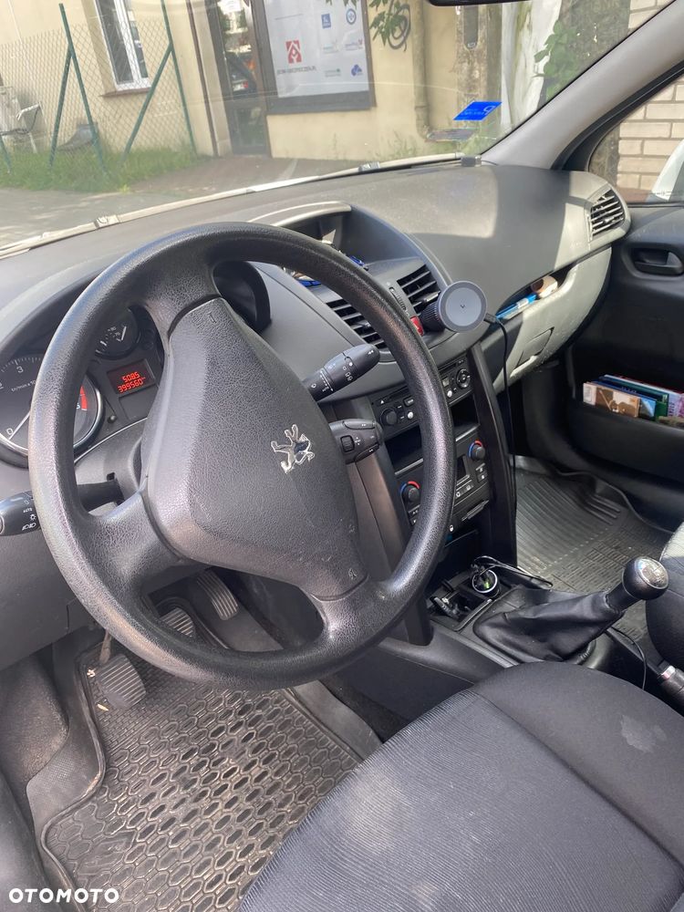Peugeot 207 1.6 HDi 16V Trendy - 1