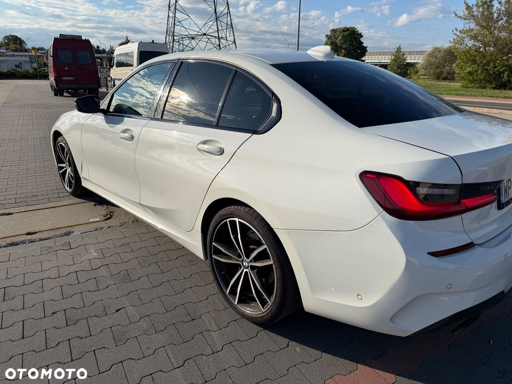 BMW Seria 3 320d xDrive MHEV M Sport sport - 3
