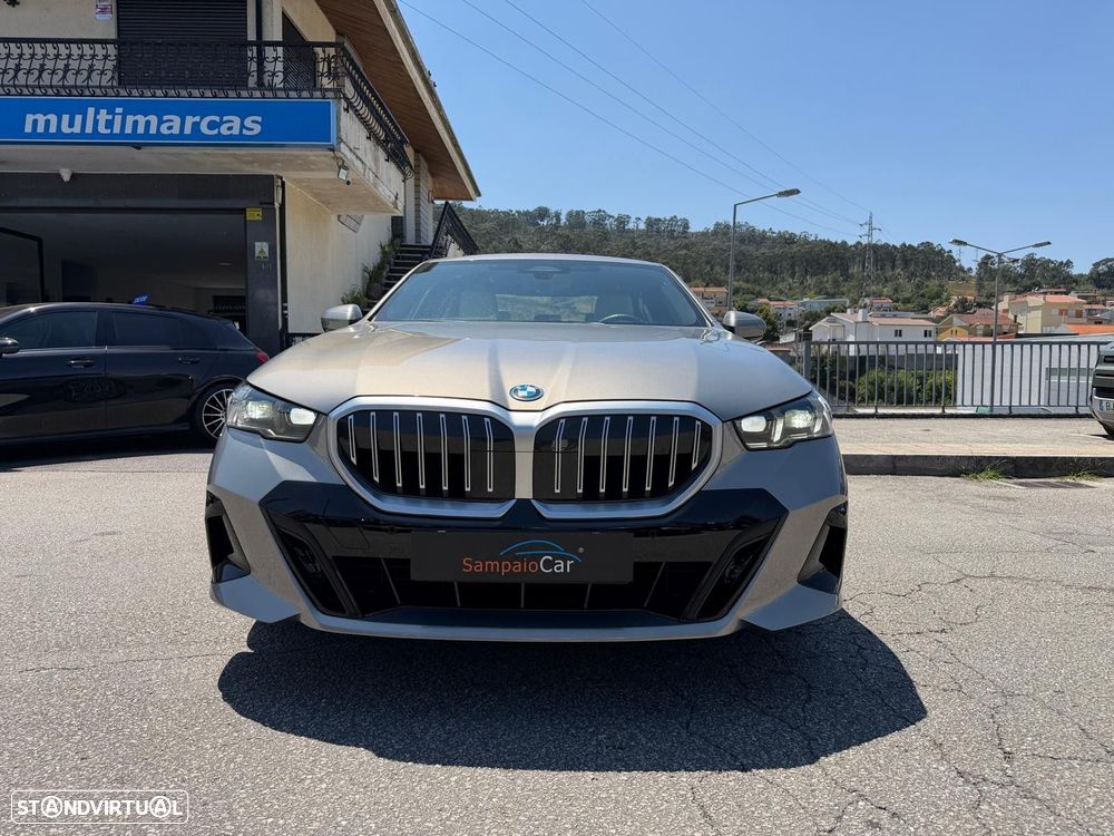 BMW 530 e Pack Desportivo M Pro - 3