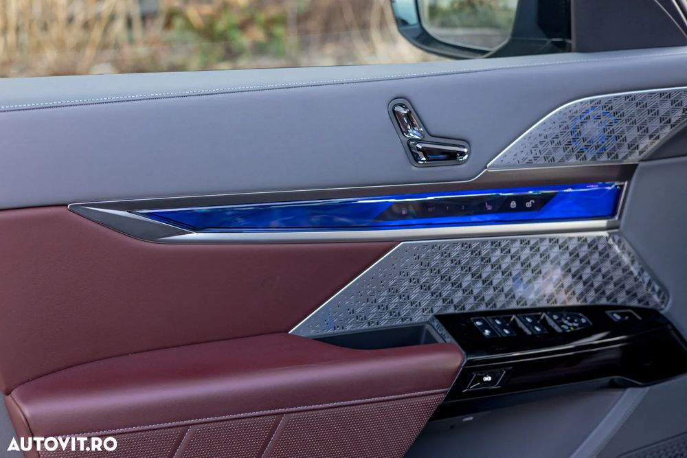 BMW M7 M760e xDrive - 21