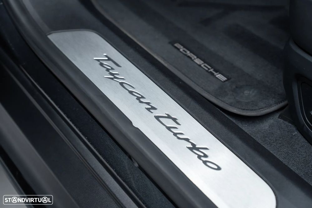 Porsche Taycan Turbo - 27