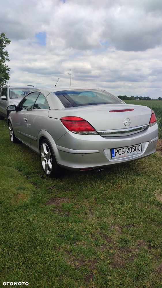 Opel Astra 1.9 CDTI Cosmo - 16